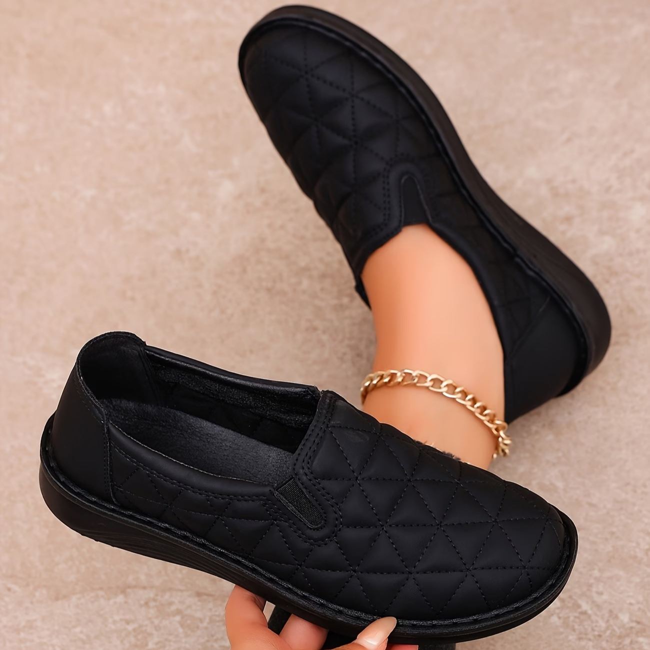 Women's Plus Size Wide Feet Quilted Pattern Slip-On Loafers