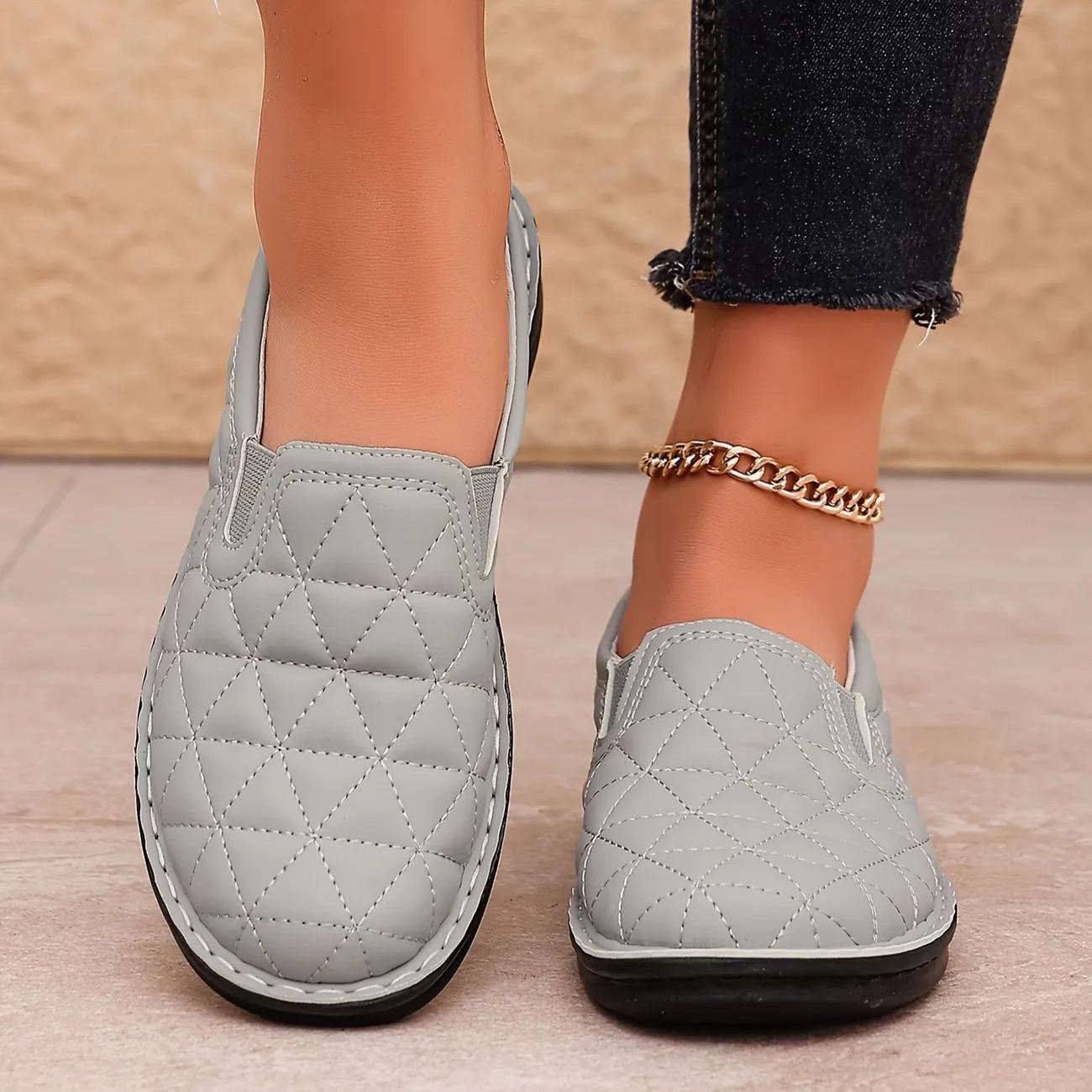Women's Plus Size Wide Feet Quilted Pattern Slip-On Loafers