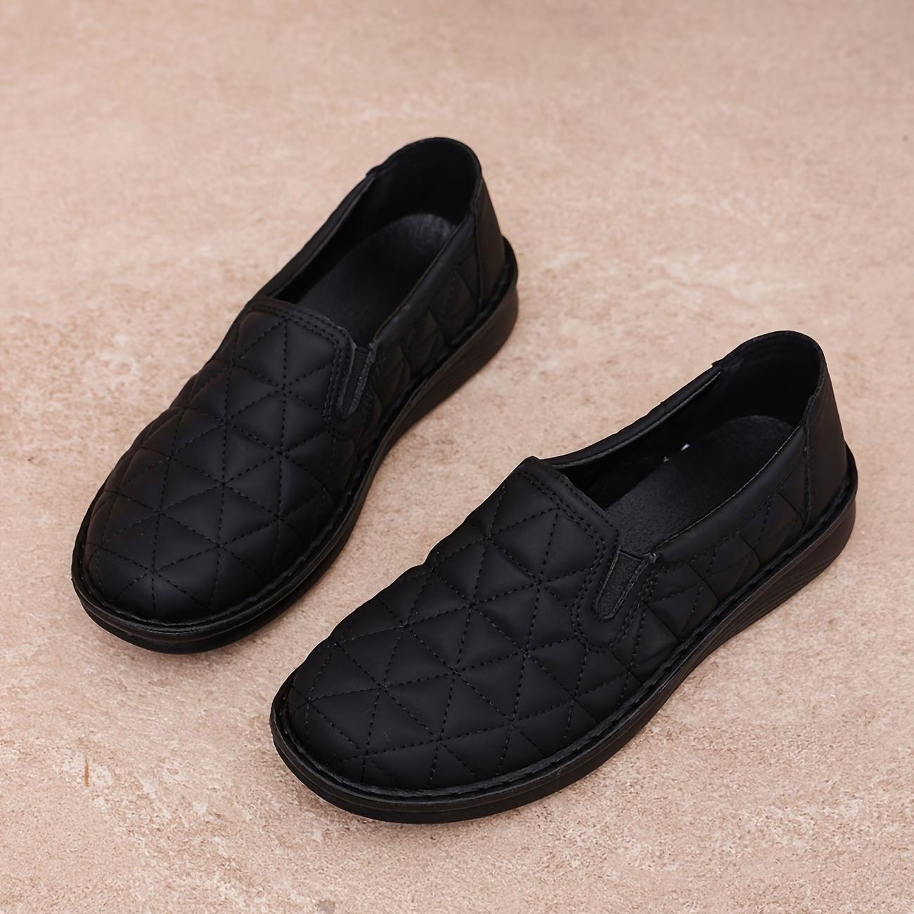 Women's Plus Size Wide Feet Quilted Pattern Slip-On Loafers