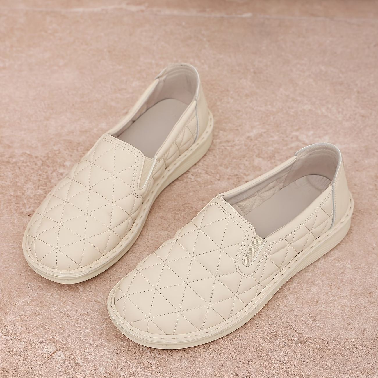 Women's Plus Size Wide Feet Quilted Pattern Slip-On Loafers