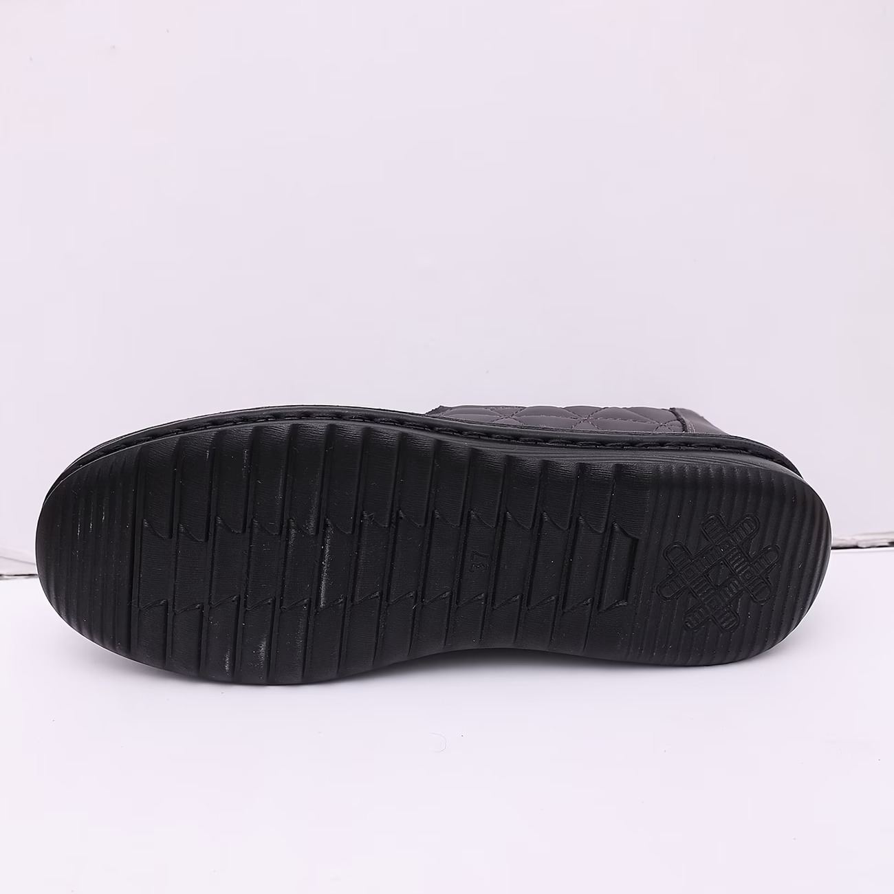 Women's Plus Size Wide Feet Quilted Pattern Slip-On Loafers