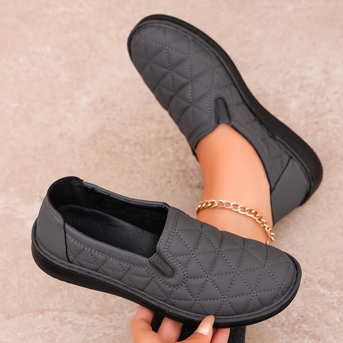 Women's Plus Size Wide Feet Quilted Pattern Slip-On Loafers