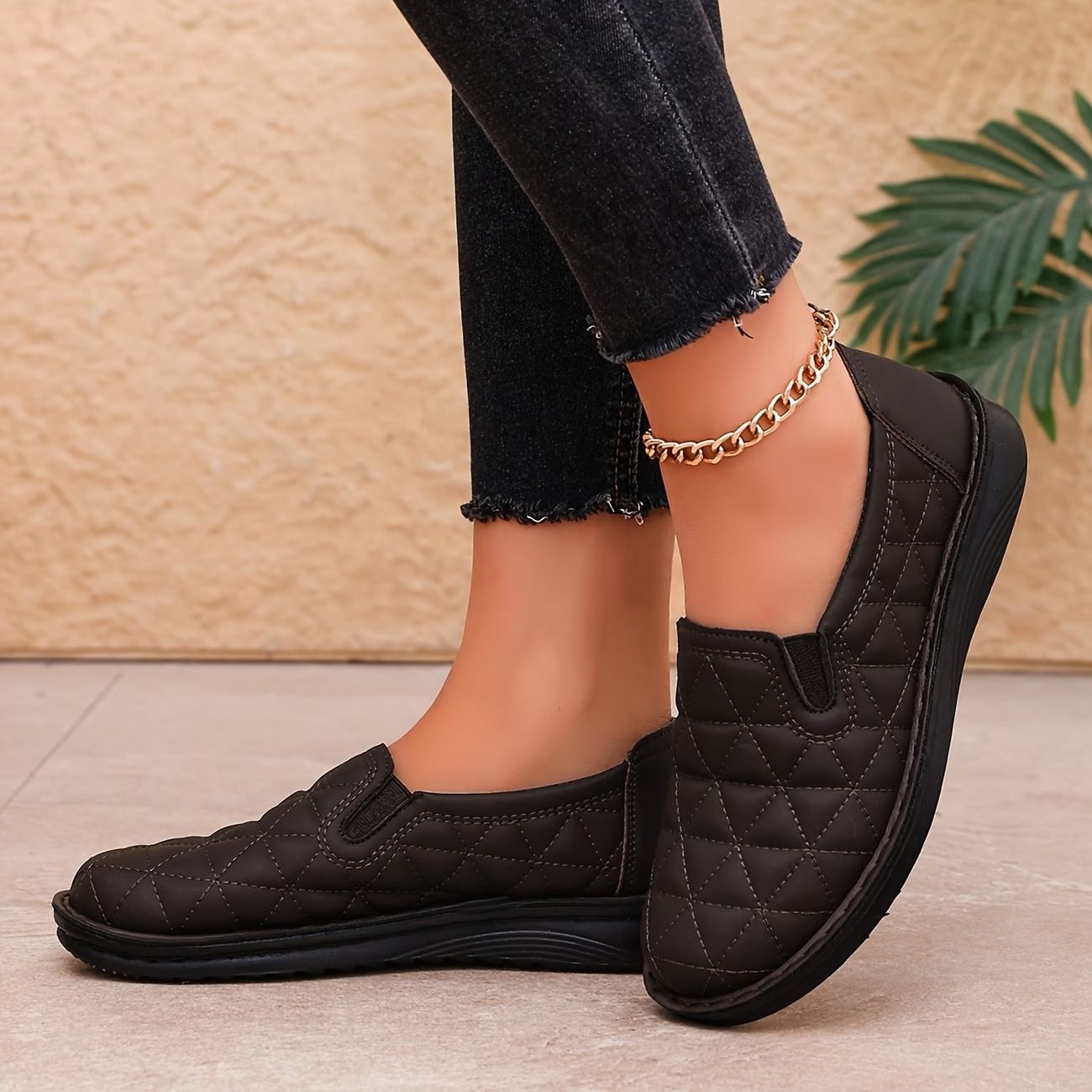 Women's Plus Size Wide Feet Quilted Pattern Slip-On Loafers