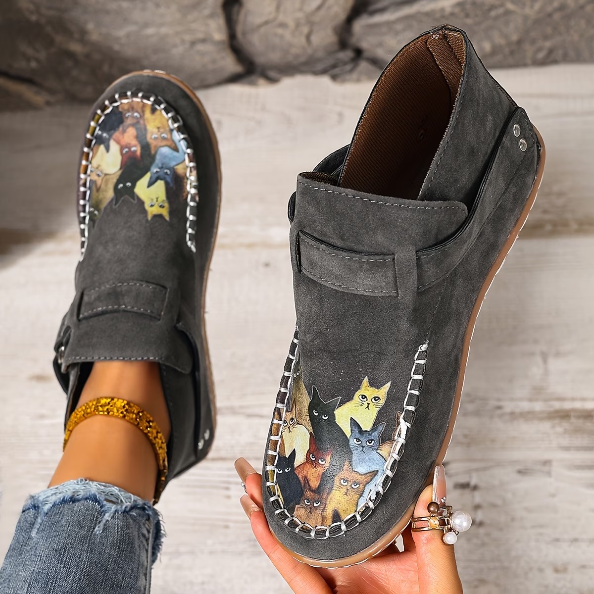 Women's Slip-on Retro Kitten-Print Lightweight Shoes