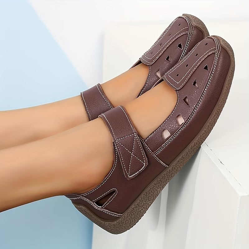 Women's Hollow-Out Fashion Versatile Flat Sandals