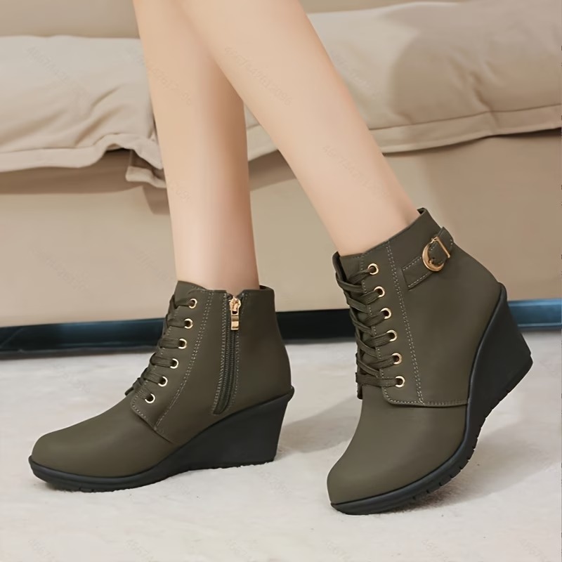 Women's Fashionable High-Top Boots with Wide Buckle