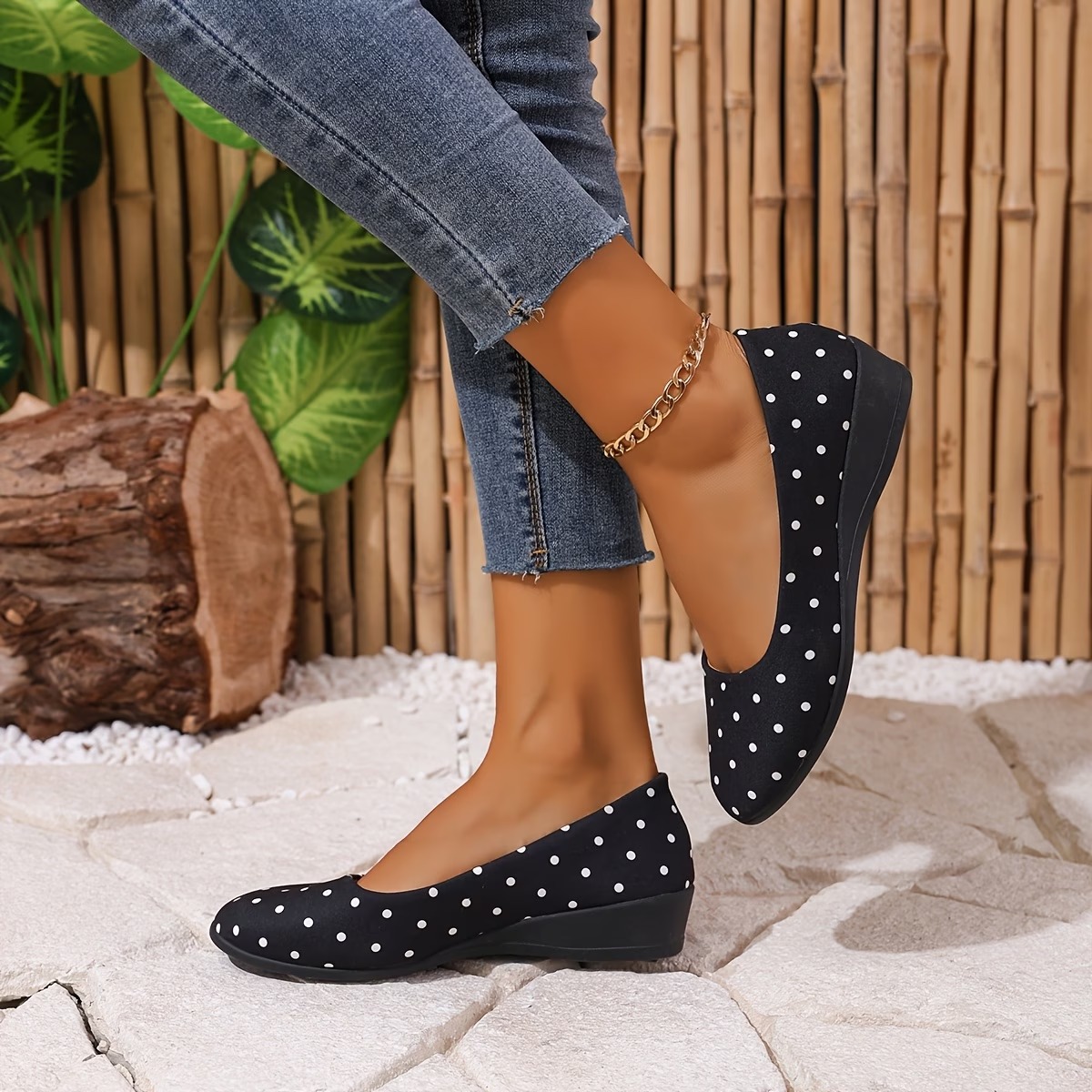 Women's Elegant Polka Dot Round Toe Soft Sole Flat Shoes