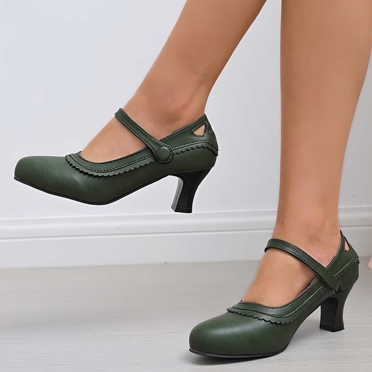 Women‘s Vintage Round Toe Mary Jane High Heels Shoes