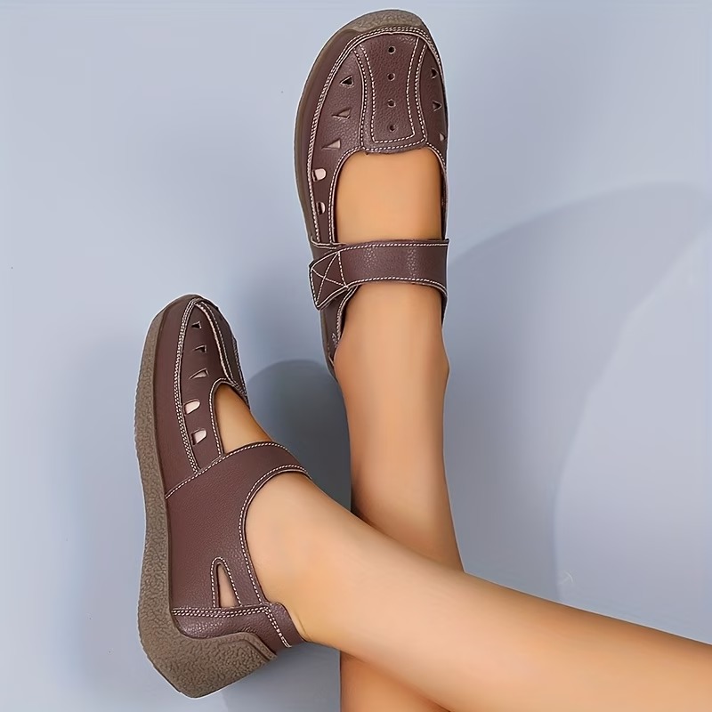 Women's Hollow-Out Fashion Versatile Flat Sandals