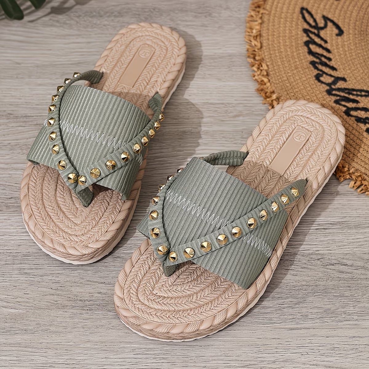 Women's Trendy Pointed Studs Comfortable Fabric Flip-Flops