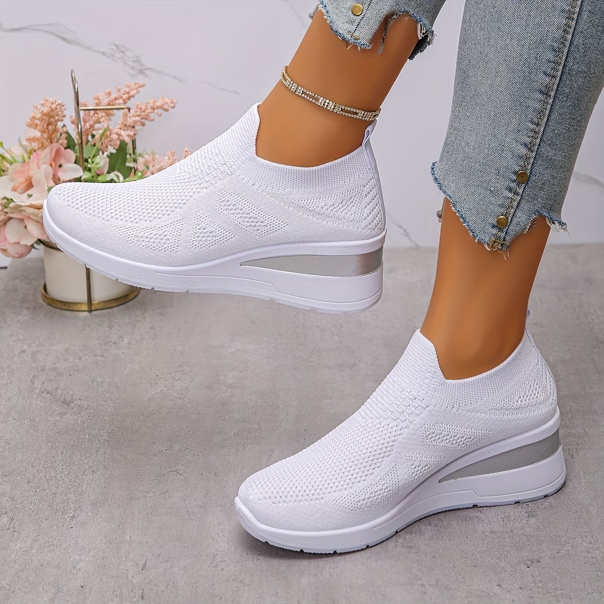 Women's Comfortable and Stylish Slip-on Sneakers