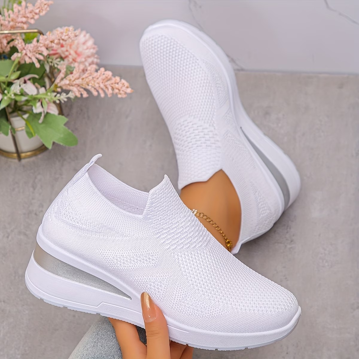 Women's Comfortable and Stylish Slip-on Sneakers