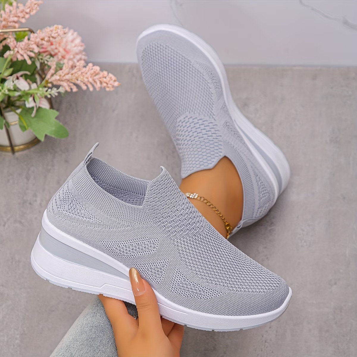Women's Comfortable and Stylish Slip-on Sneakers