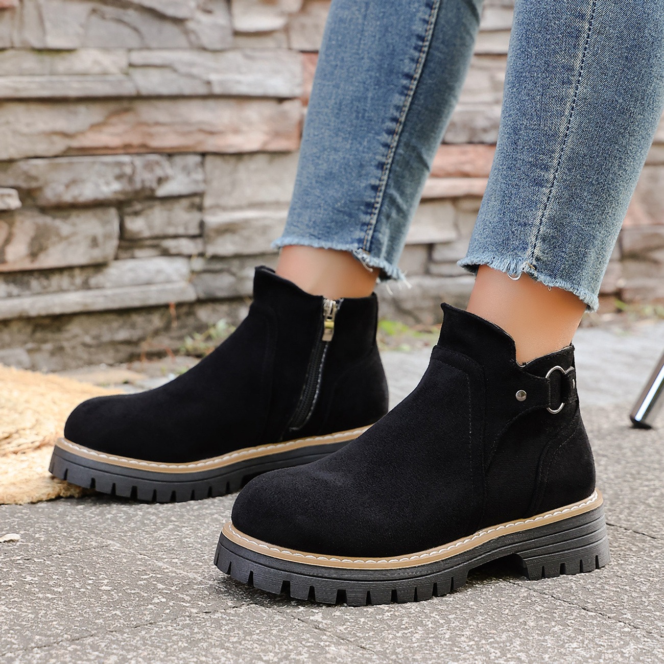 Women's Retro Chelsea Ankle Boots with Elastic Side Panels