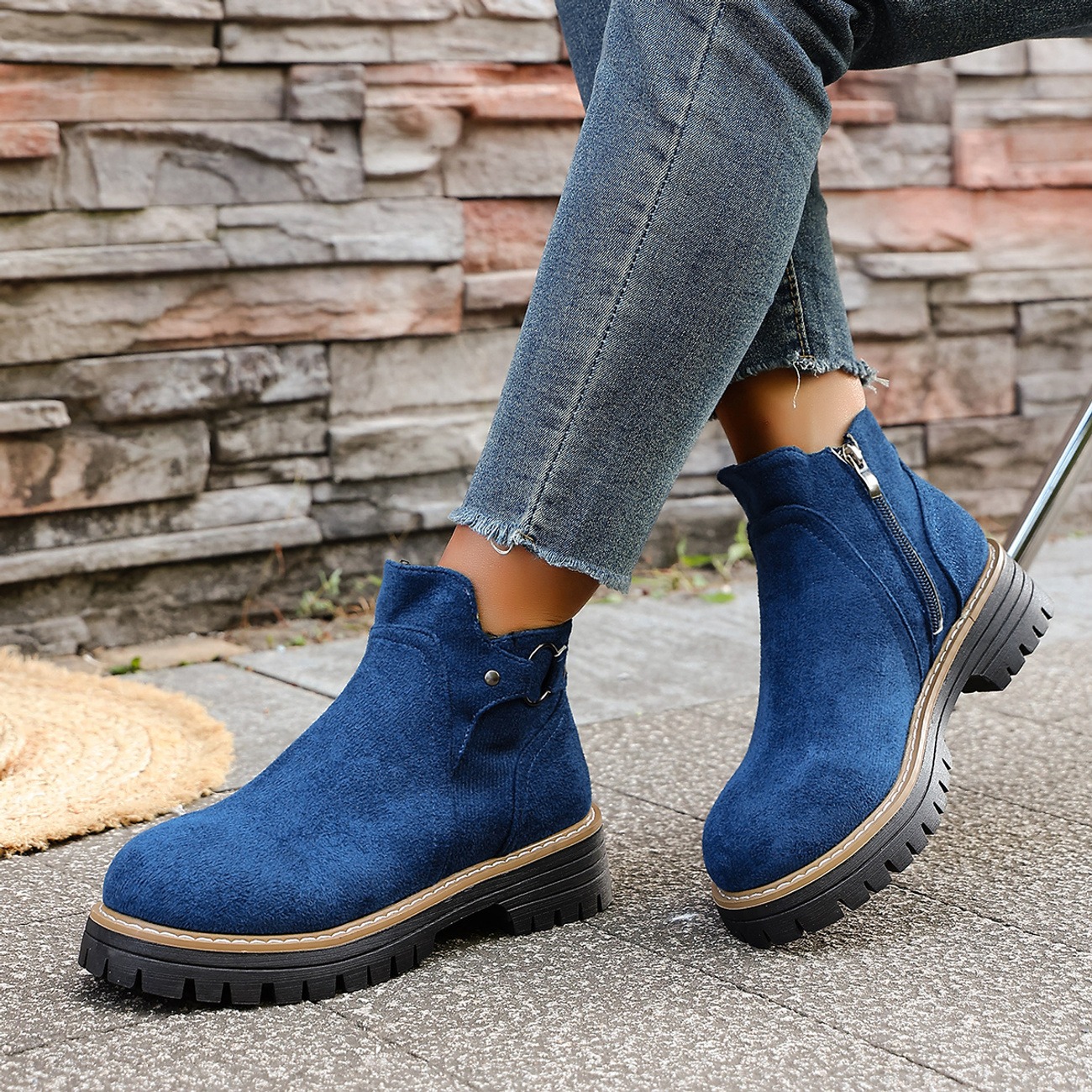 Women's Retro Chelsea Ankle Boots with Elastic Side Panels