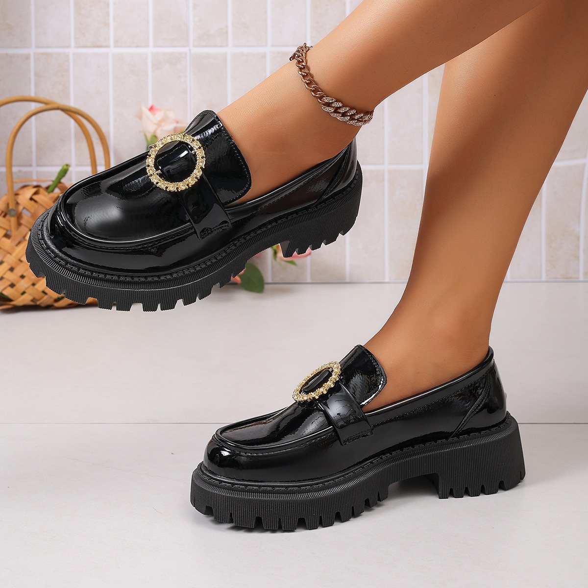 Women's British-Style Metal Buckles Retro Leather Shoes