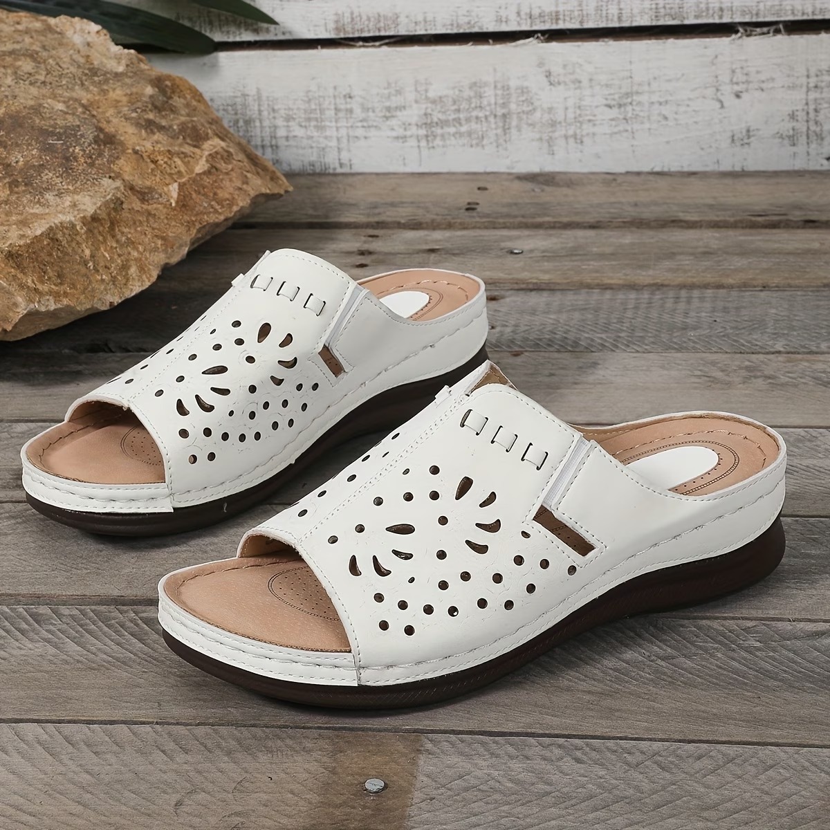 Women's Hollow-out Thick-Soled Breathable Lightweight Sandals