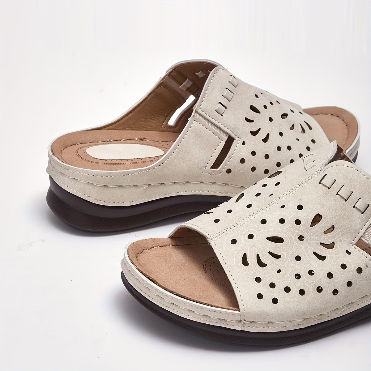 Women's Hollow-out Thick-Soled Breathable Lightweight Sandals