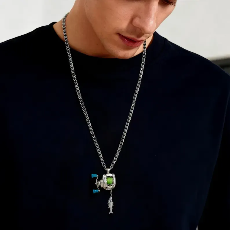 🎣 Mini fishing reel necklace