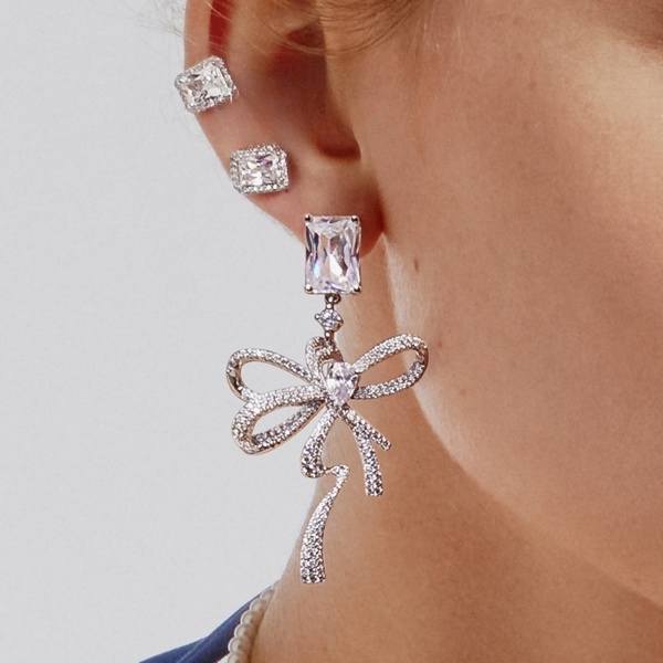 925 Sterling Silver Sparkling Ribbon Earrings