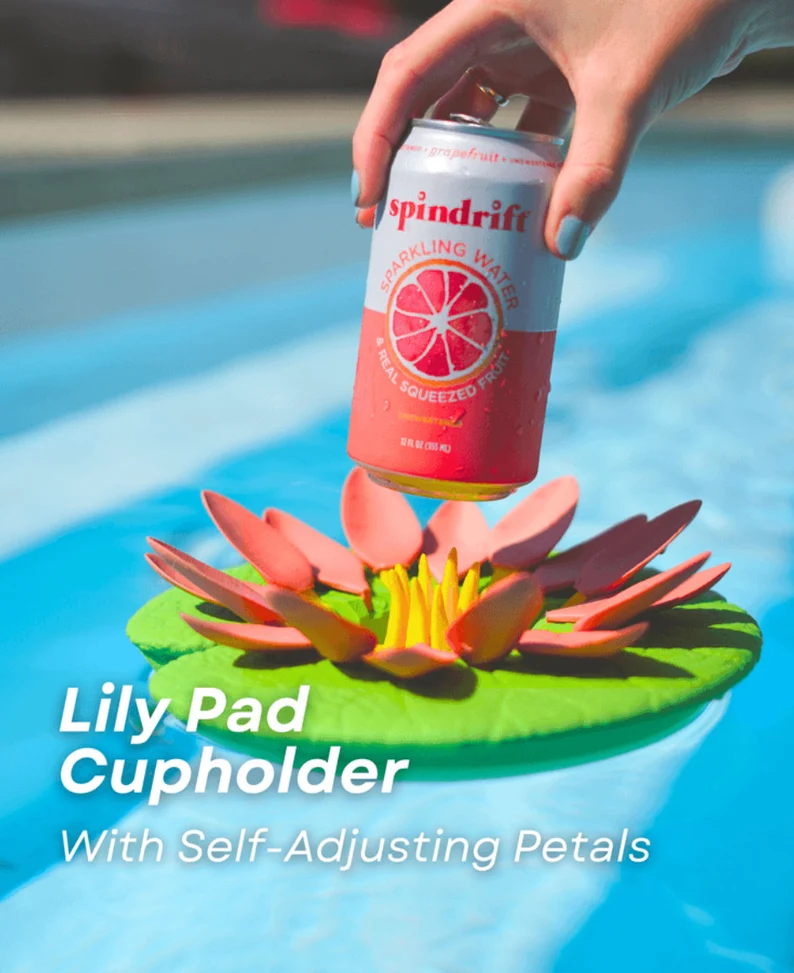 🔥2025 Hot Sale🔥Floating Water Lily Leaf Cup Holder with Adjustable Petals, Pool/Bathtub Drink Holder for Cans, Fine Jars and Wine Glasses