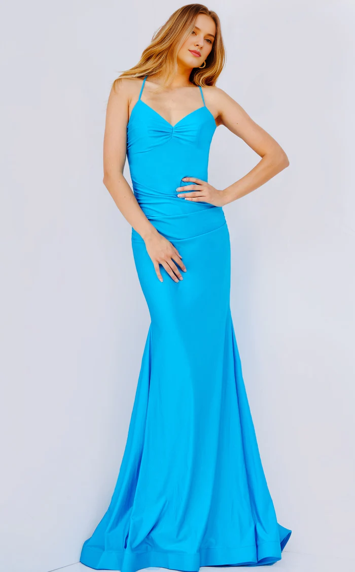 Heart shaped collar with sleeveless thin shoulder straps and floor length evening dress