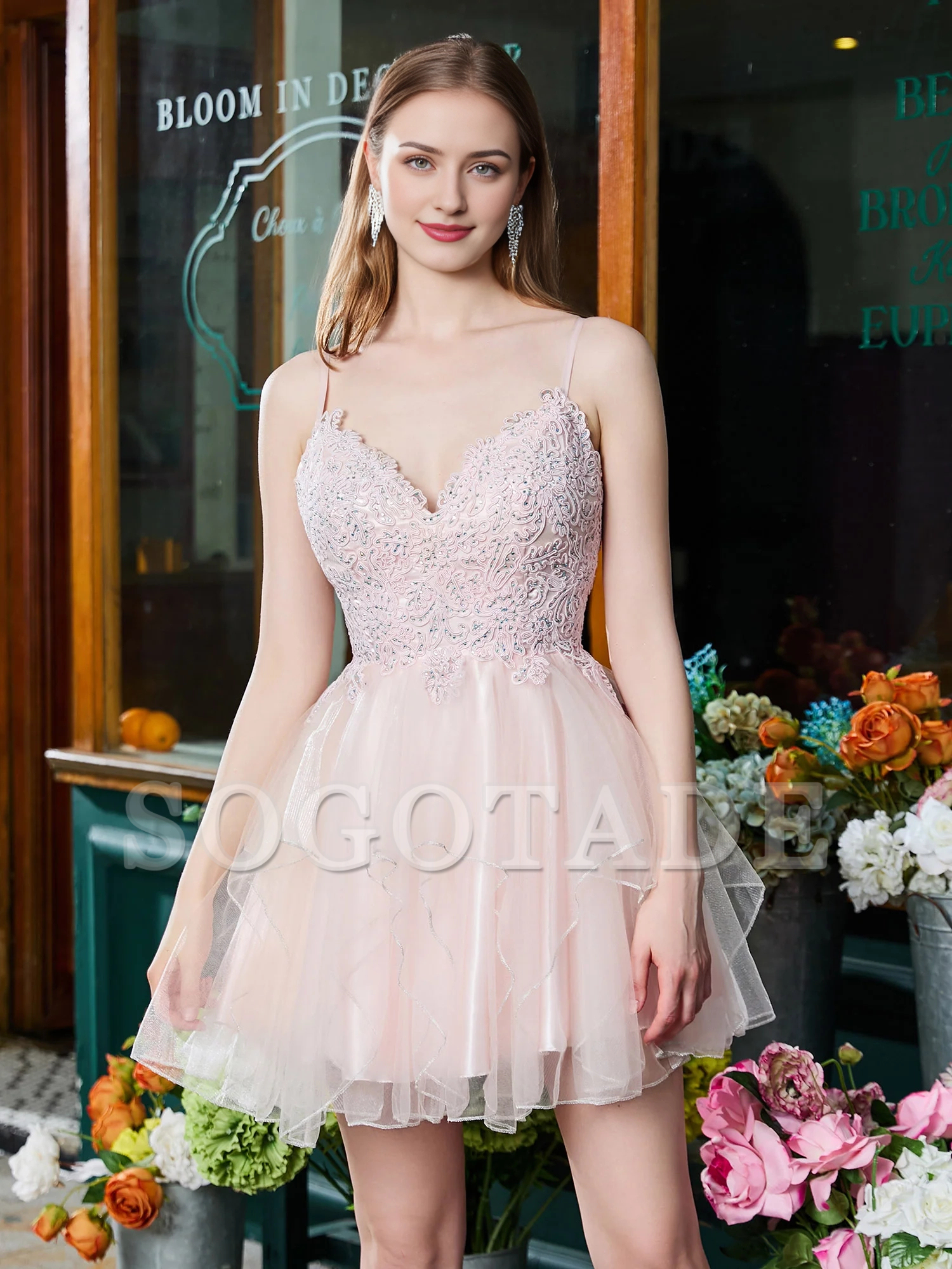V-neck applique pleated chiffon short Homecoming dress