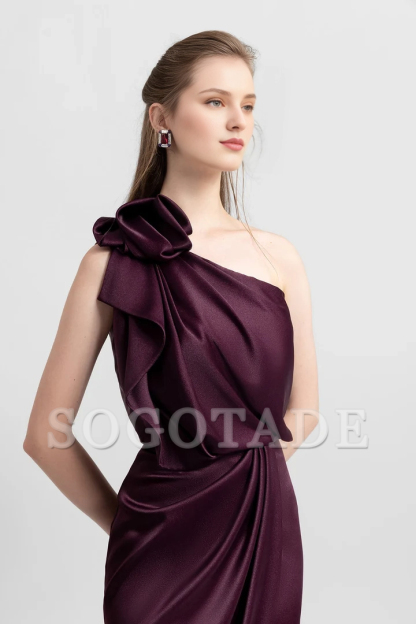 Hanging satin fabric and floor length gown evening dresses