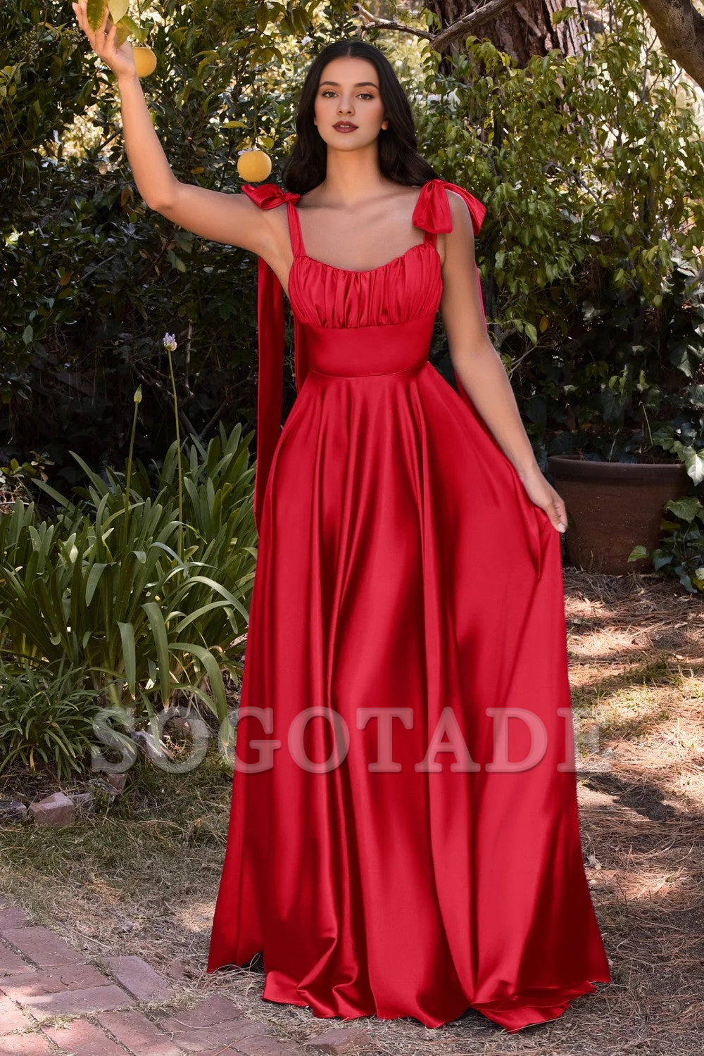 Long sleeveless A-line skirt satin dress