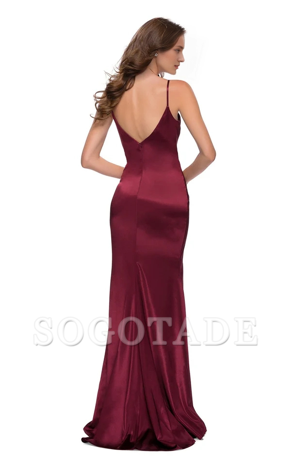 V-neckline sleeveless thin shoulder strap tight corset and floor length gown evening dresses