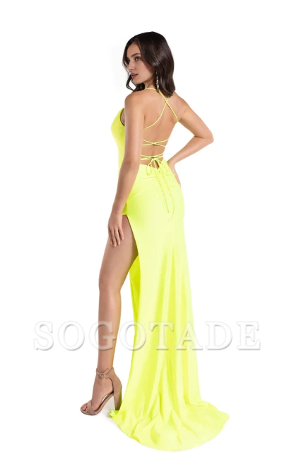 Hanging neck spoon collar thin shoulder strap back tie and floor length evening dress