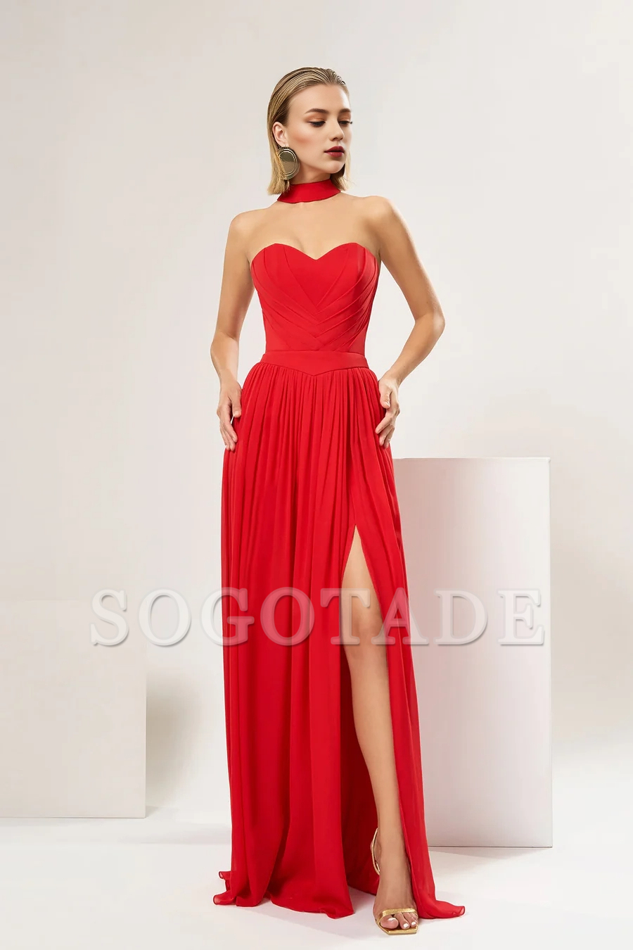 Hanging neck heart-shaped neckline and floor length gown evening dresses