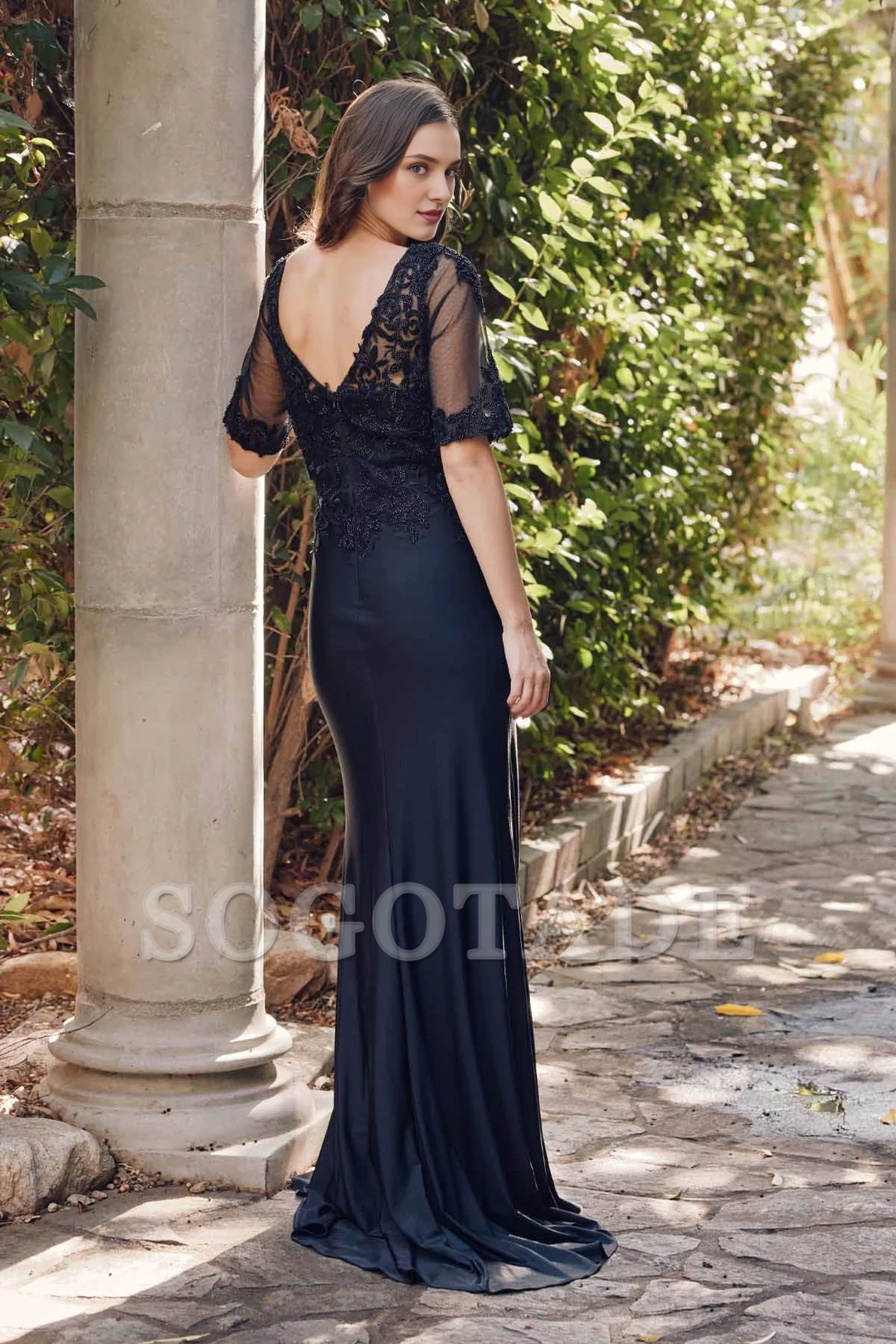 A-line slit skirt bead embroidered short sleeved dress