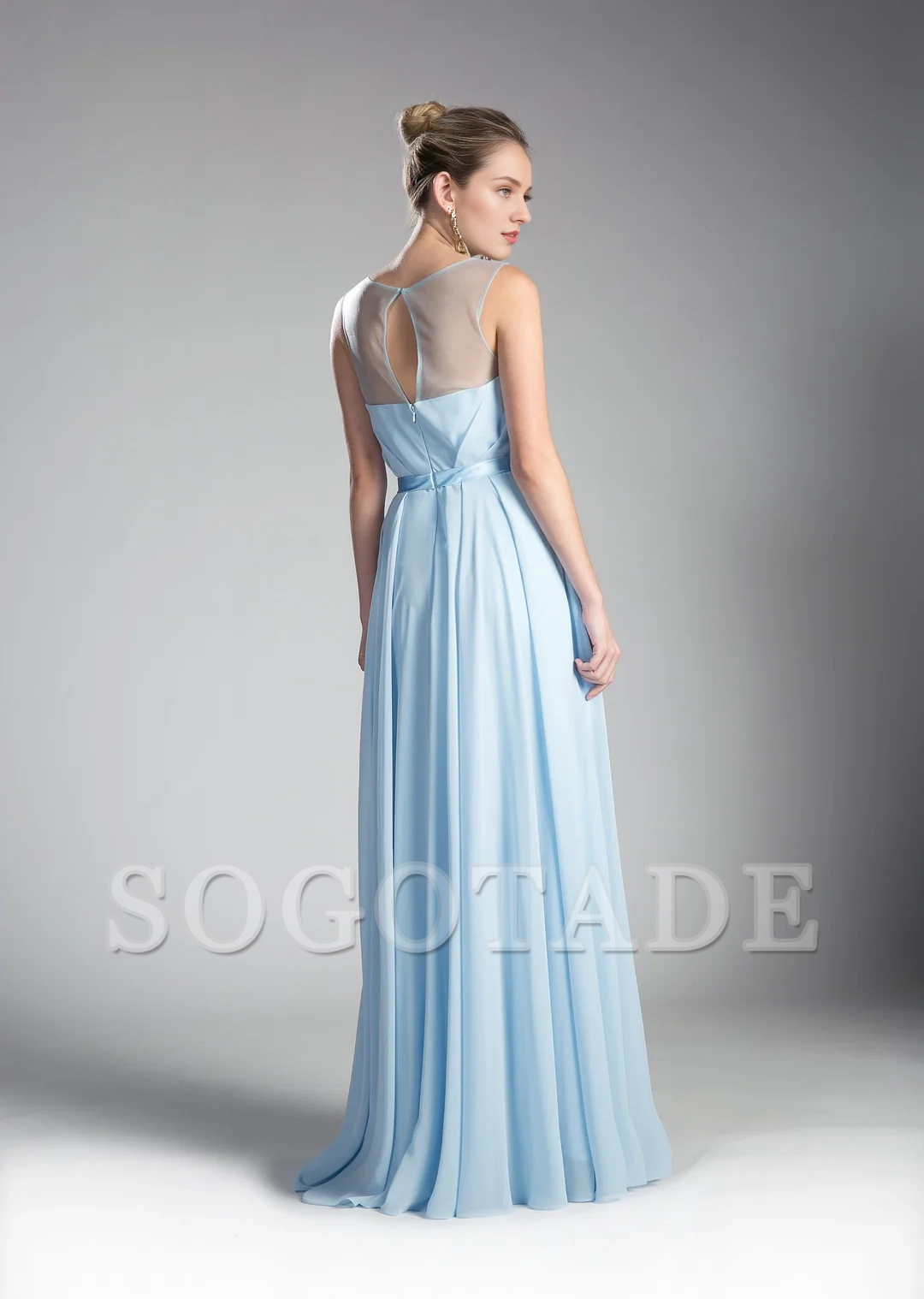Illusionary collar long sleeveless dress