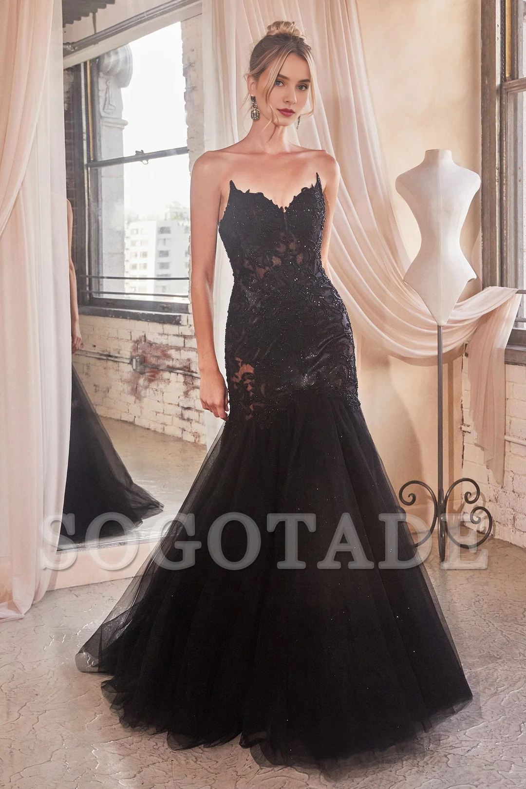 Lace applique long strapless chiffon dress