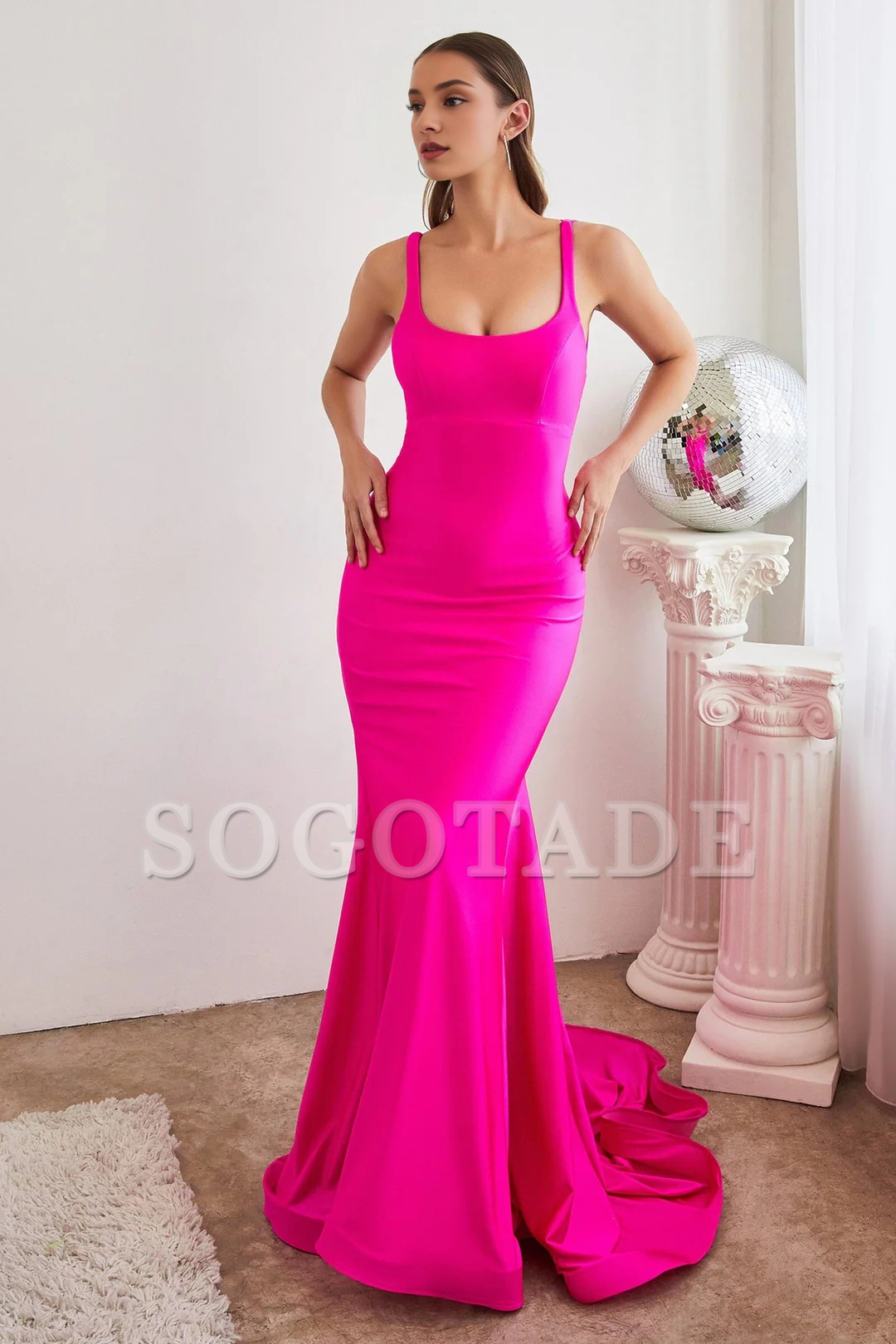 Long sleeveless shoulder strap dress