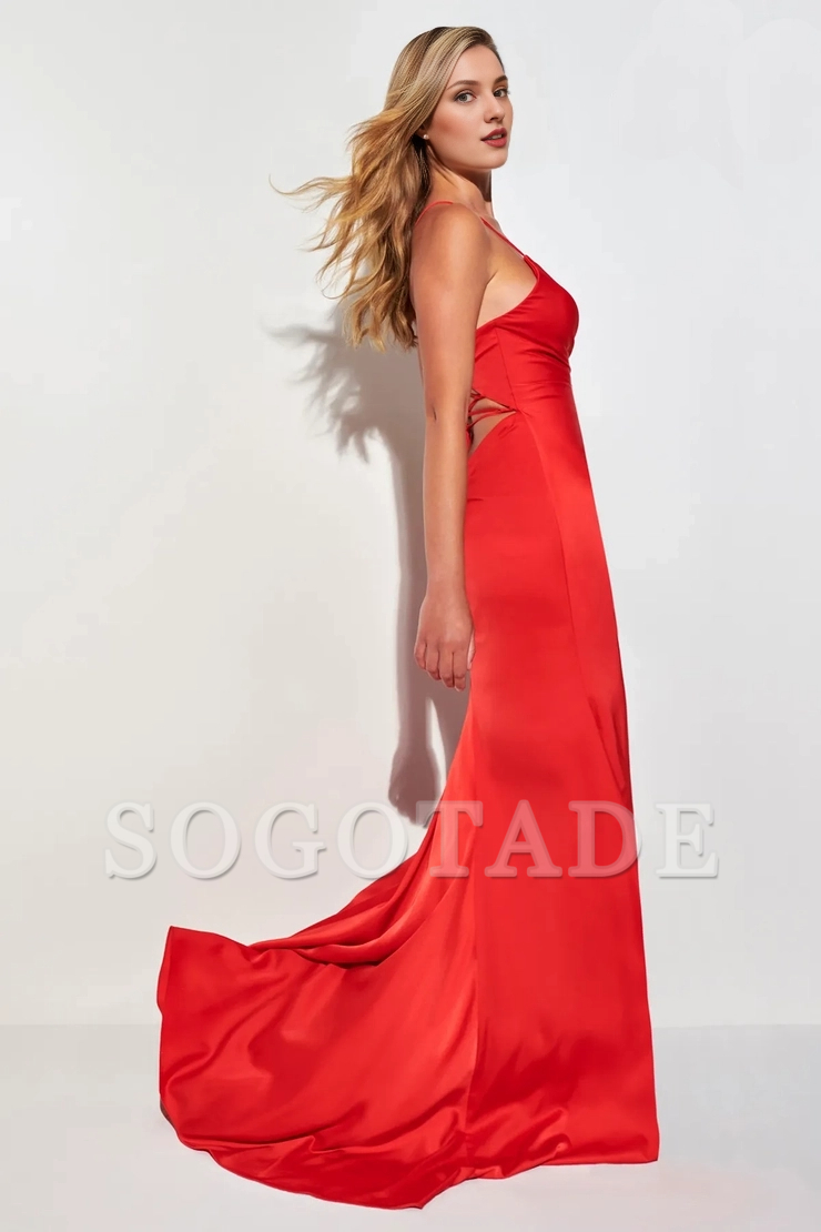 Thin shoulder strap V-neck satin back strap exposed back and floor length dress