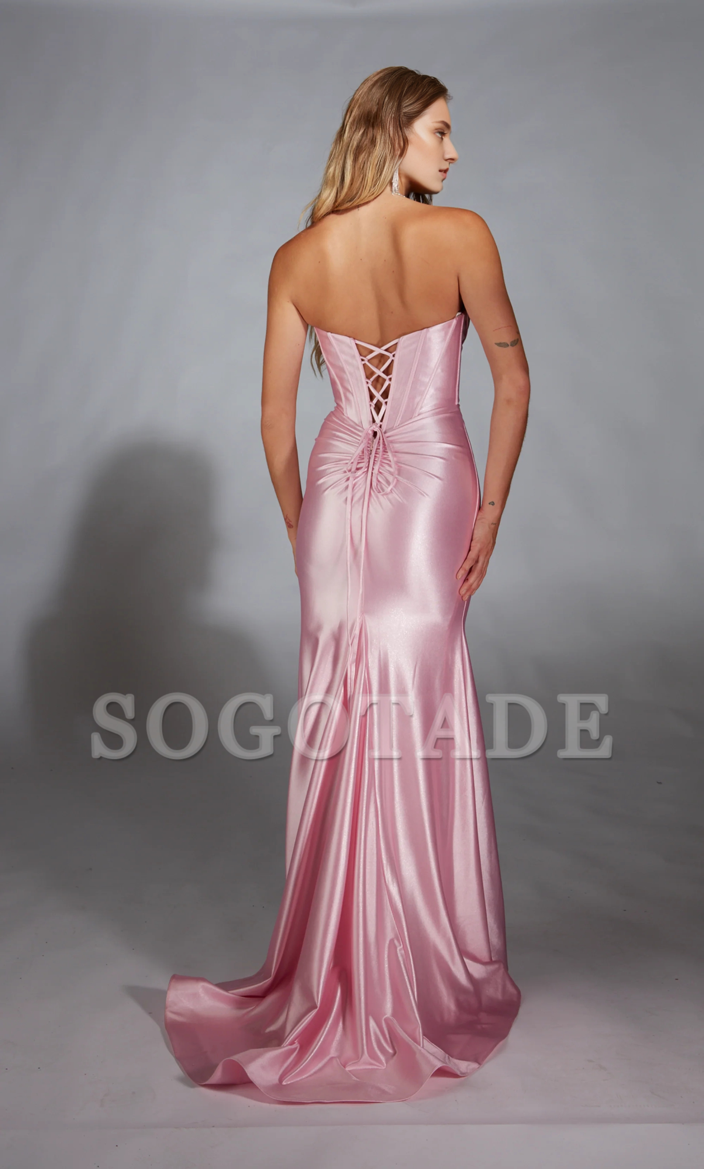 Satin strapless slim evening gown with trumpet shaped lace up tight corset and slit long formal dress