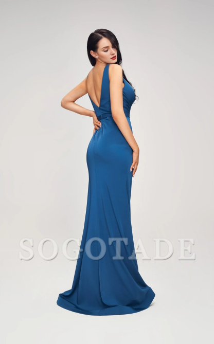 Sleeveless tight corset with V-neckline, natural waist and floor length Prom dress