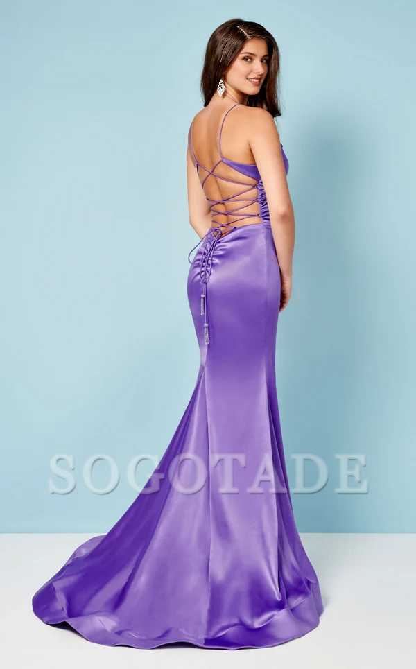 Mermaid deep V heart-shaped neckline with thin shoulder straps and floor length Prom dress