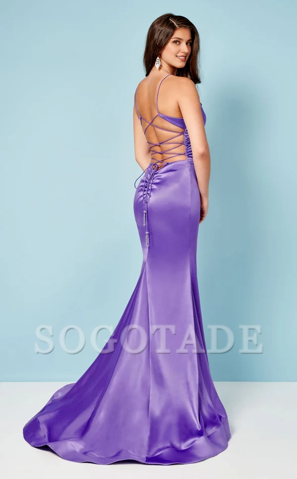Mermaid deep V heart-shaped neckline with thin shoulder straps and floor length Prom dress