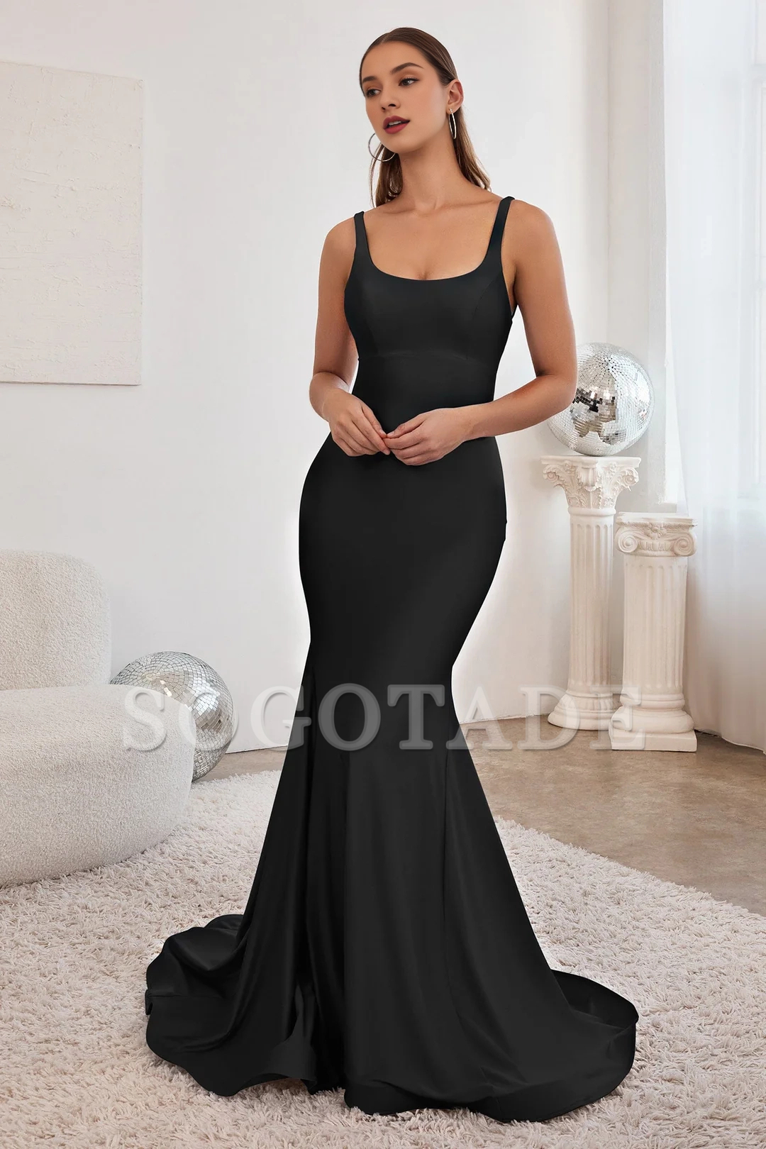 Long sleeveless shoulder strap dress