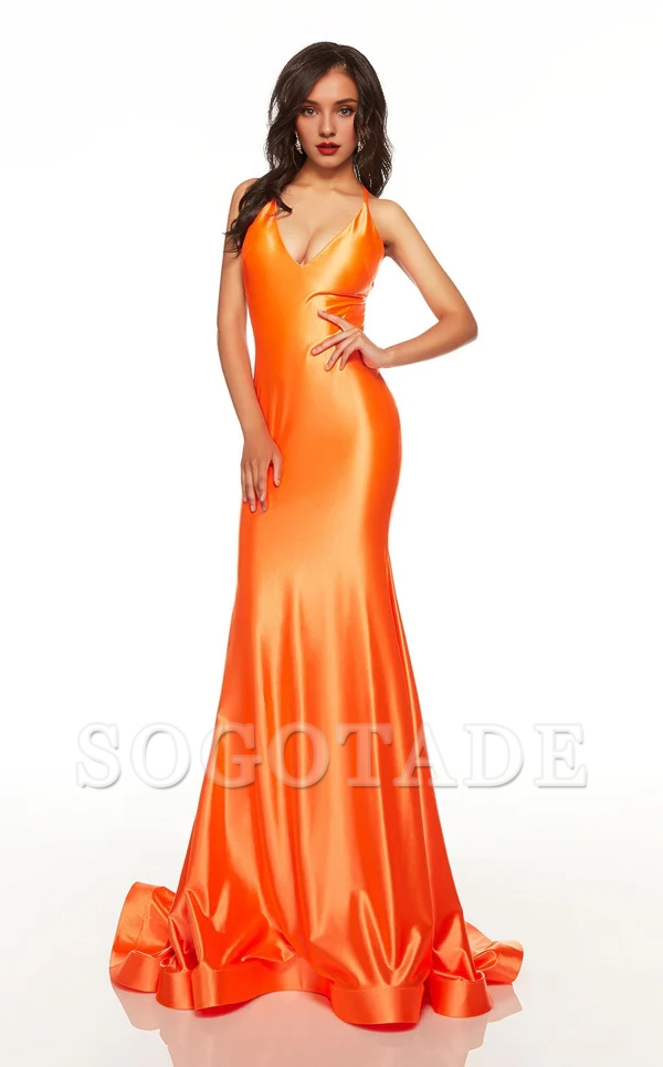 Deep V-neckline thin shoulder straps satin tight corset and floor length Prom dress