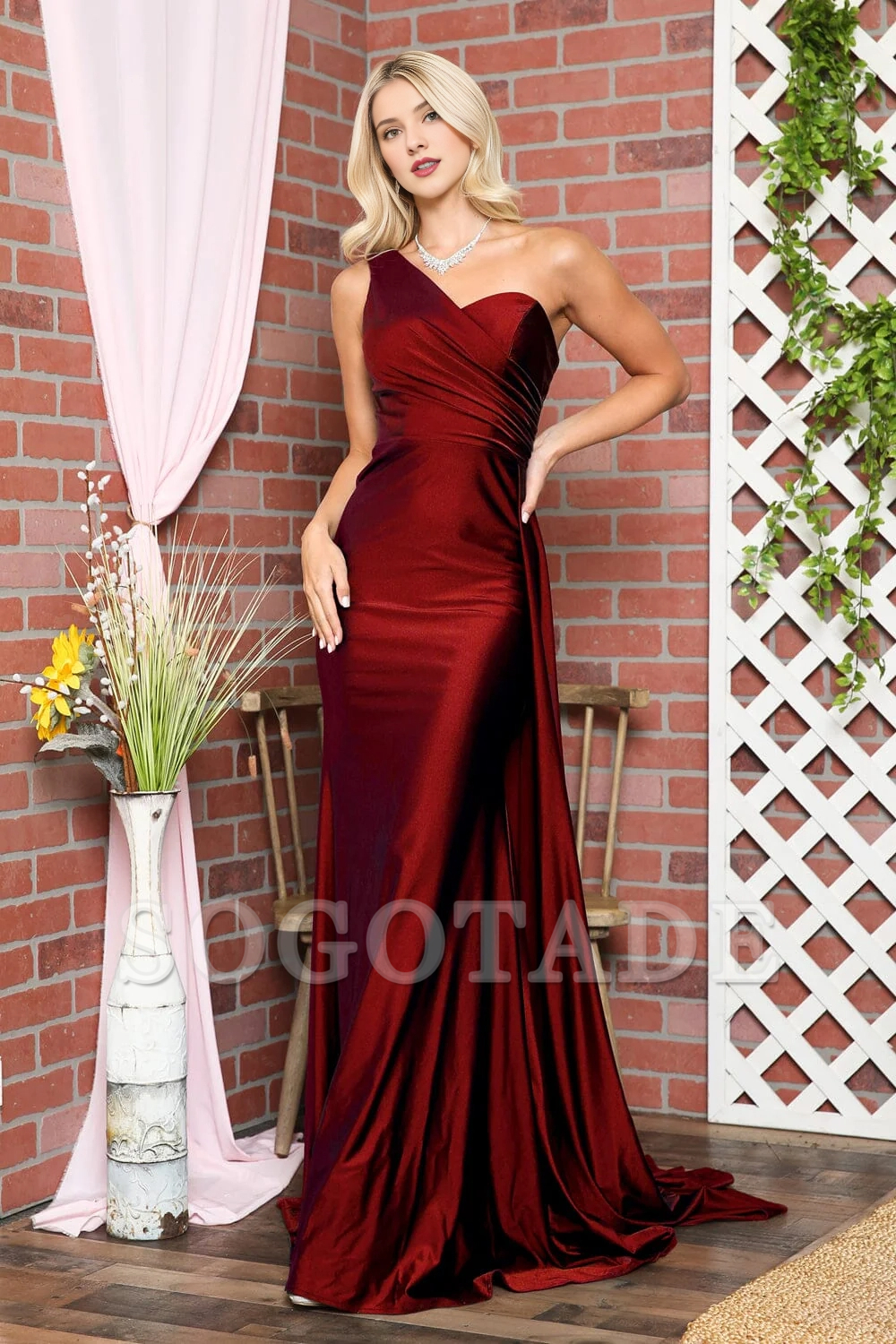 Fitted skirt long single shoulder dress