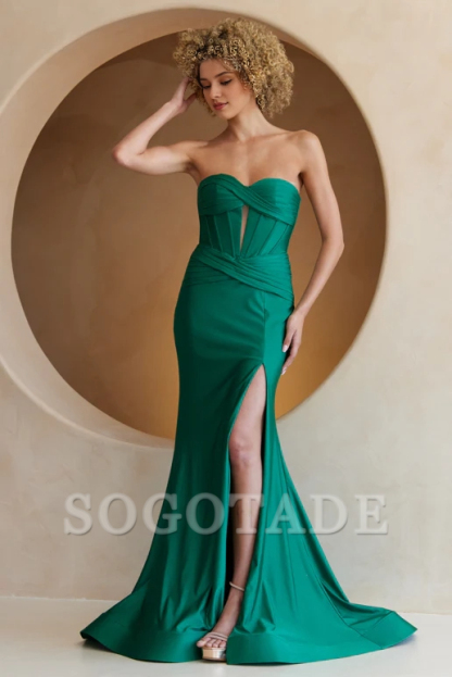 Strapless tight corset with heart-shaped neckline exposed back and floor length dress