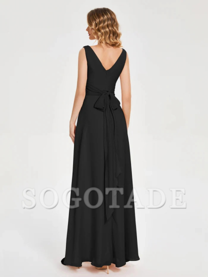 Minimally designed V-neck pocket bridesmaid dress