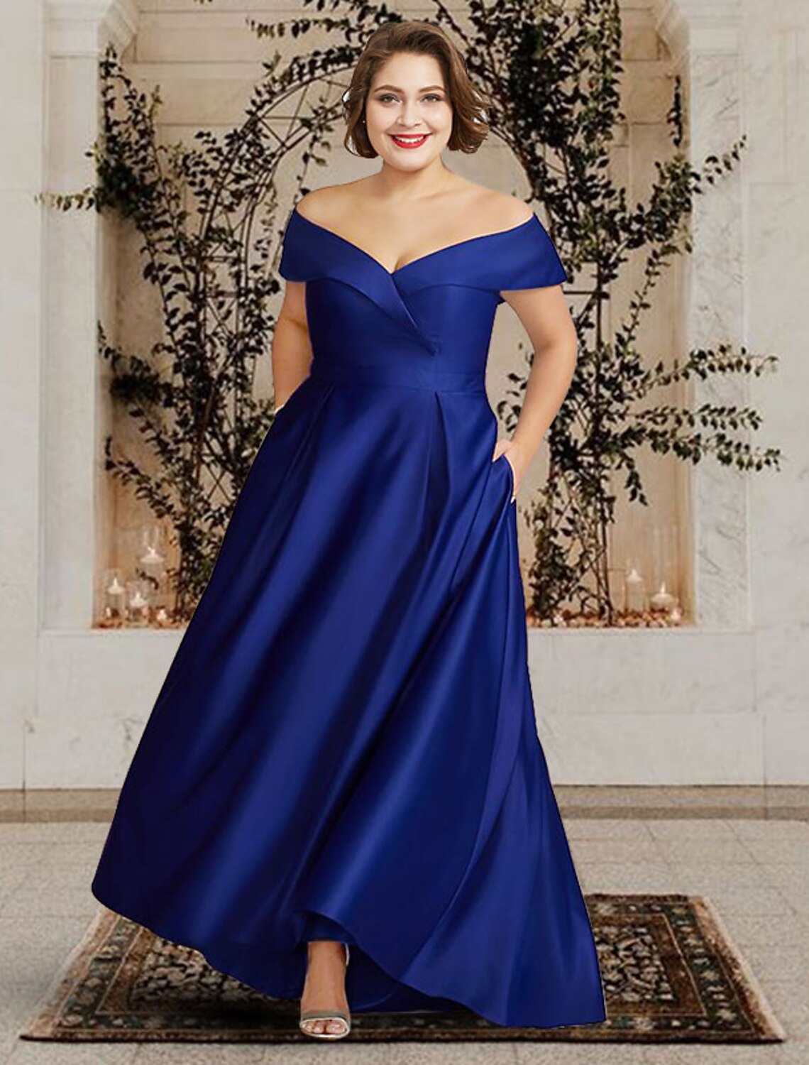 A-Line Mother of the Bride Dress Plus Size Elegant V Neck Sweep / Brush Train Satin Short Sleeve with Pleats-SOGOTADE
