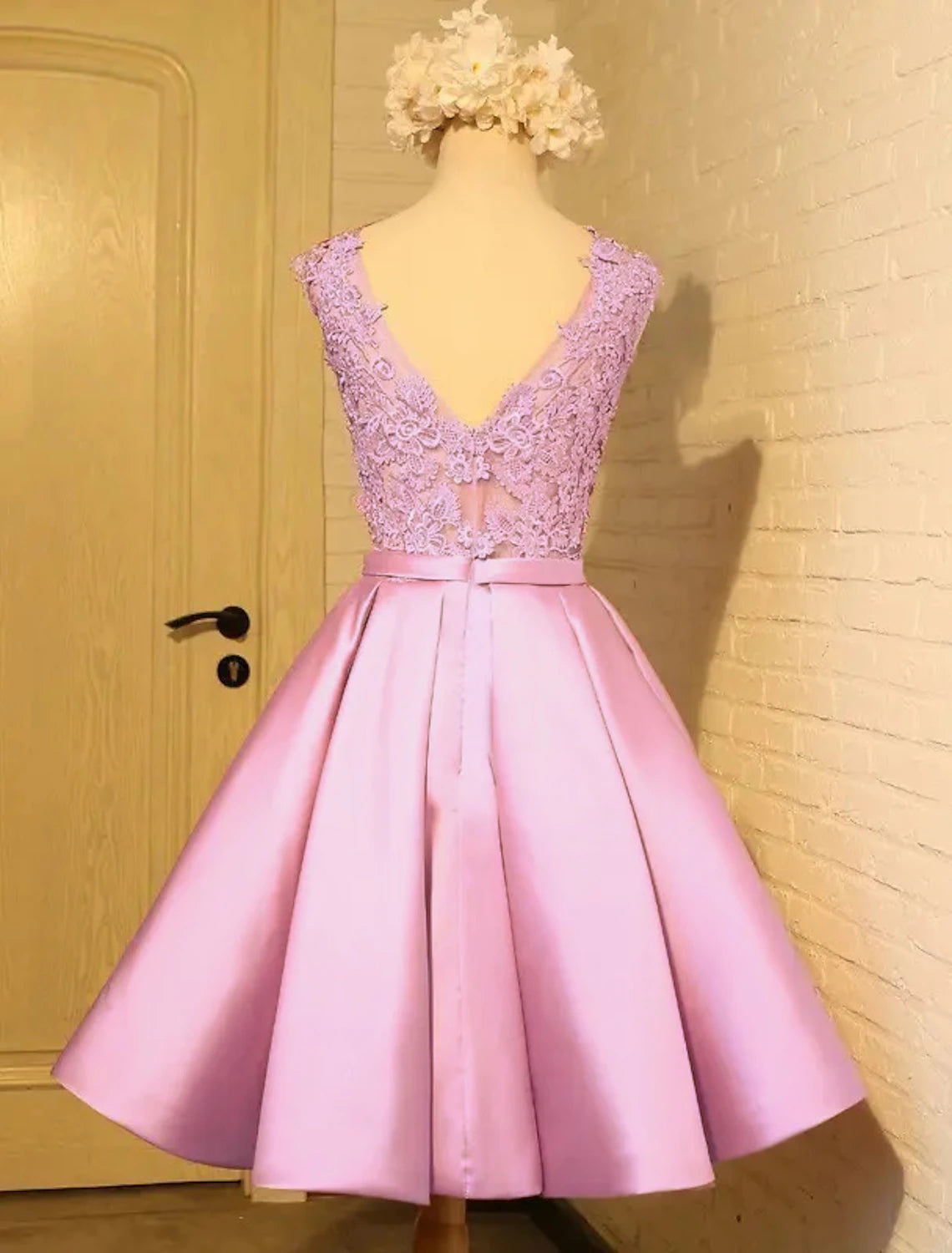 A-Line Lace Homecoming Dresses Open Back Dress Prom Knee Length Sleeveless Jewel Neck Satin with Butterfly-SOGOTADE