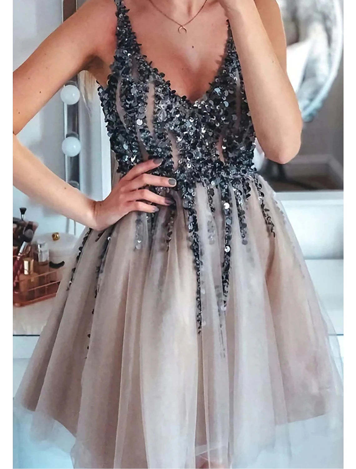 A-Line Homecoming Dresses Sparkle & Shine Dress Party Wear Birthday Short / Mini Sleeveless V Neck Tulle with Glitter-SOGOTADE