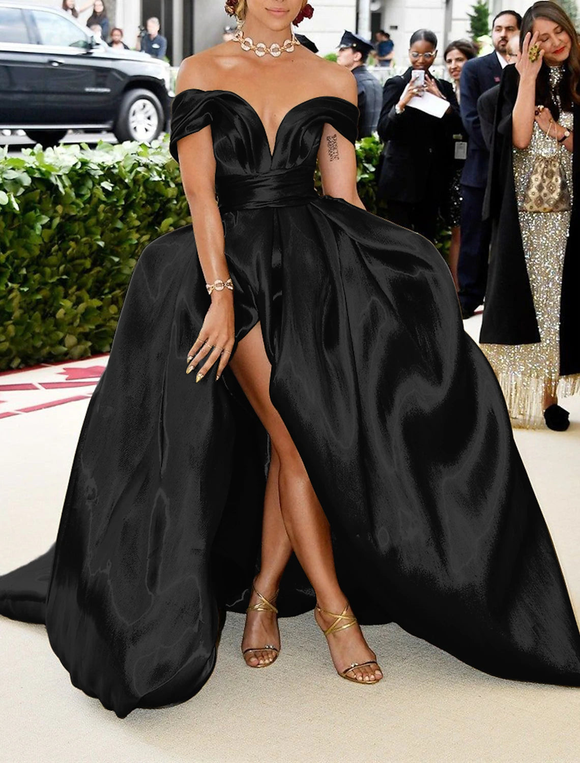 A-Line Evening Gown Celebrity Style Dress Carnival Christmas Red Green Dress Floor Length Sleeveless Off Shoulder Satin with Ruched 2024-SOGOTADE